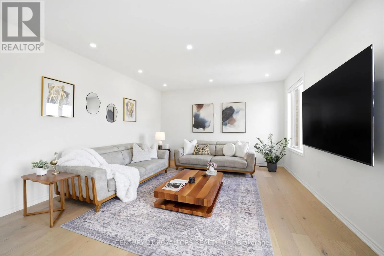 107 RUGMAN CRESCENT