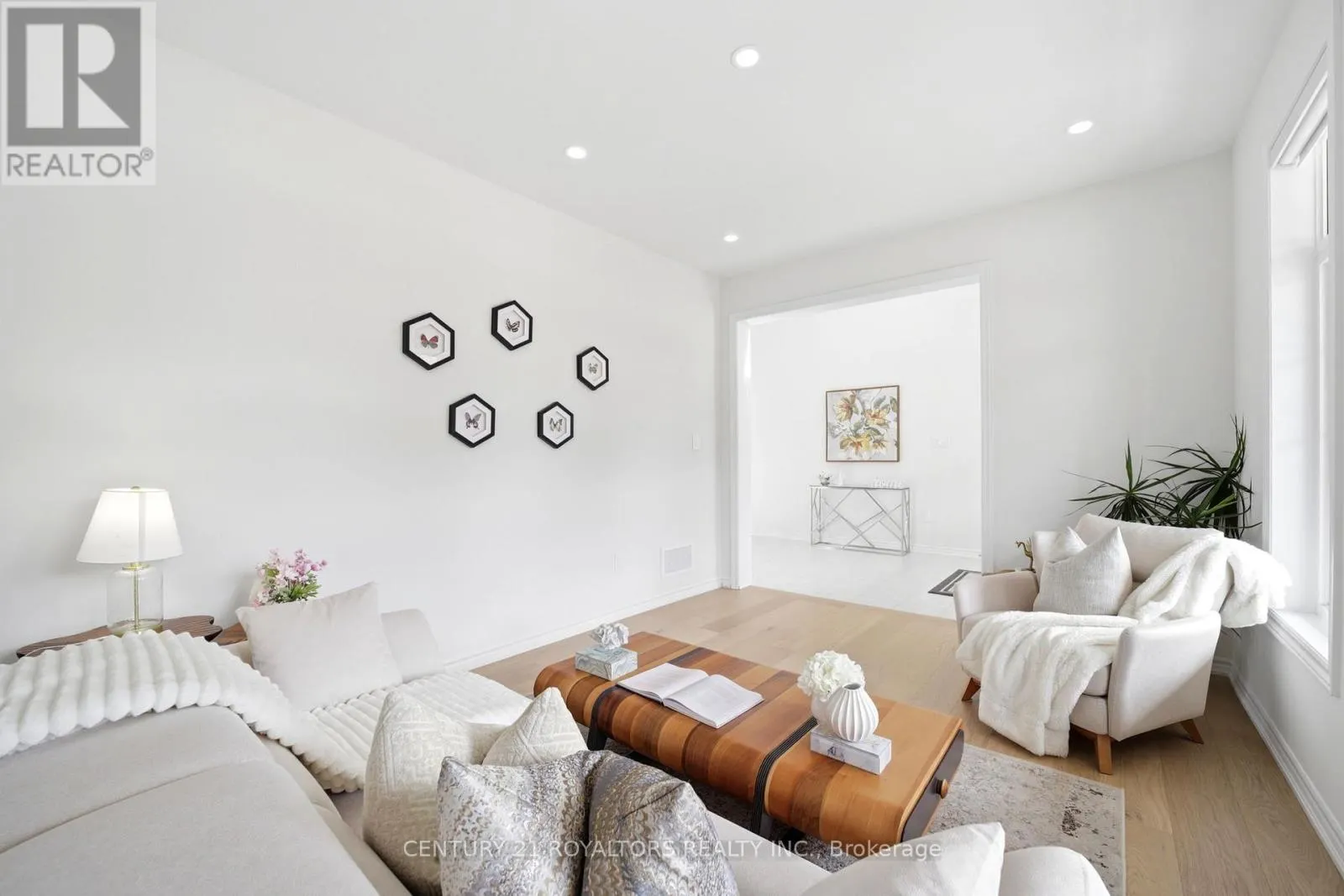 107 RUGMAN CRESCENT