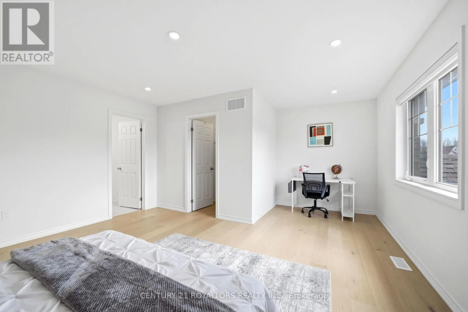107 RUGMAN CRESCENT