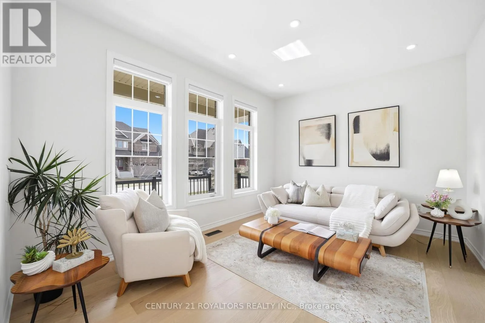 107 RUGMAN CRESCENT
