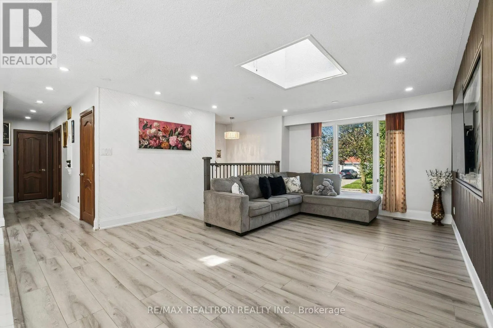 UPPER - 101 MARSHALL STREET