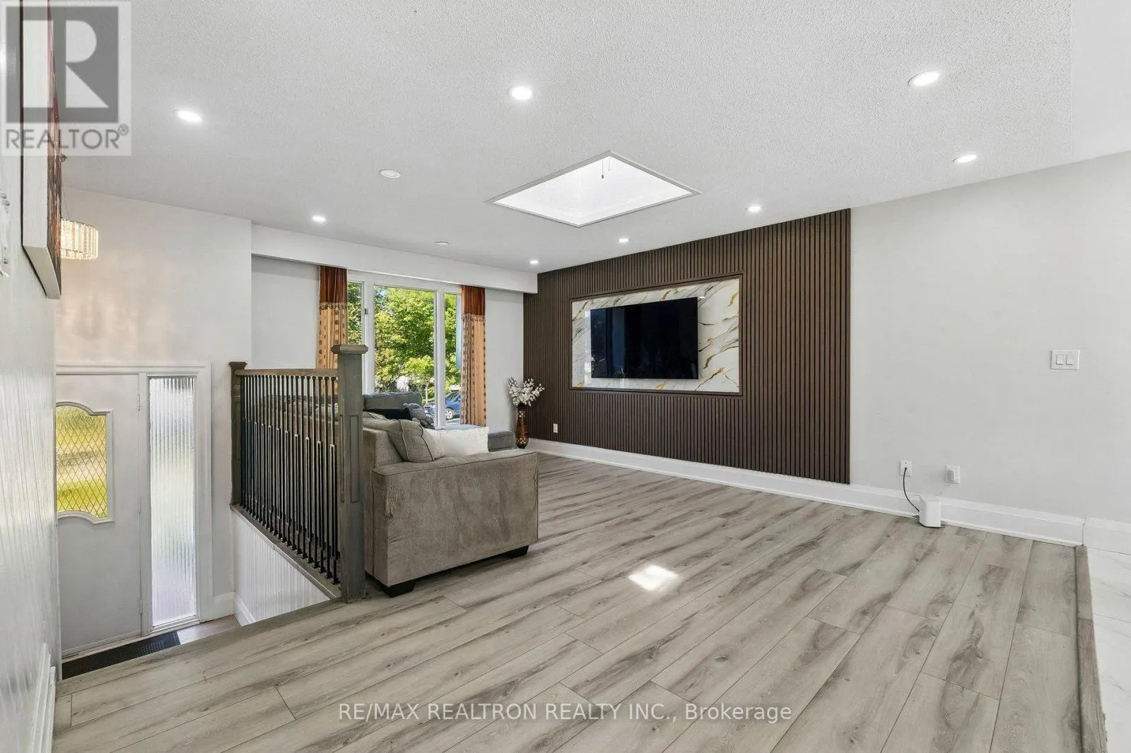 UPPER - 101 MARSHALL STREET