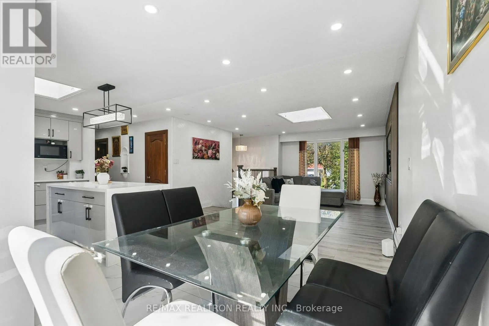 UPPER - 101 MARSHALL STREET