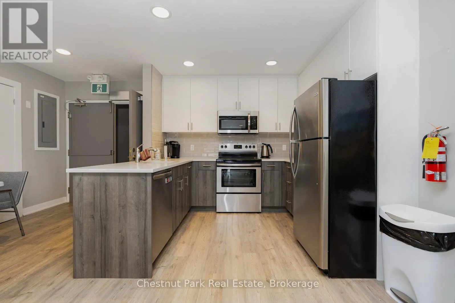 102 - 172 EIGHTH STREET #102