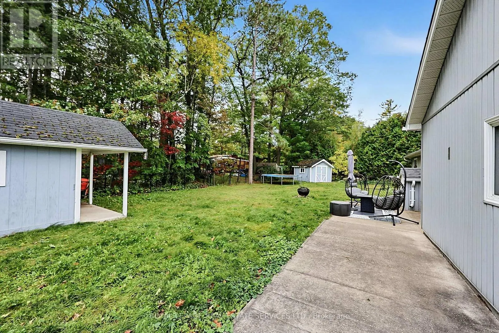 1687 RIVER ROAD W