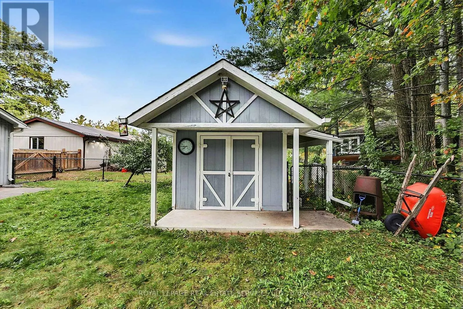 1687 RIVER ROAD W