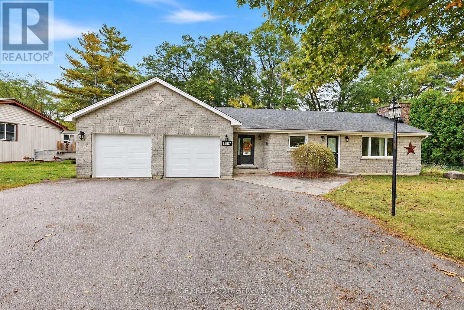 1687 RIVER ROAD W