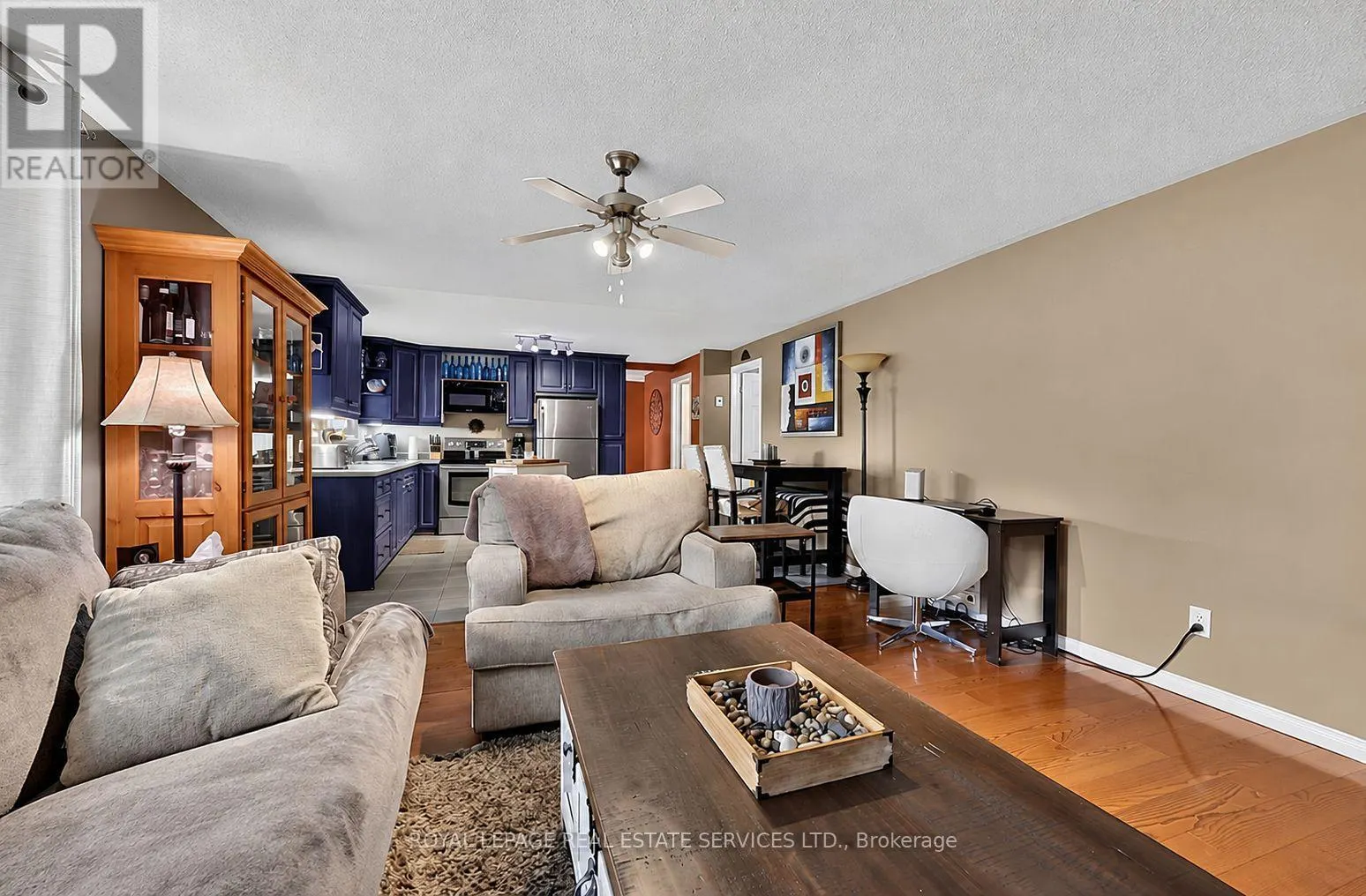 1687 RIVER ROAD W