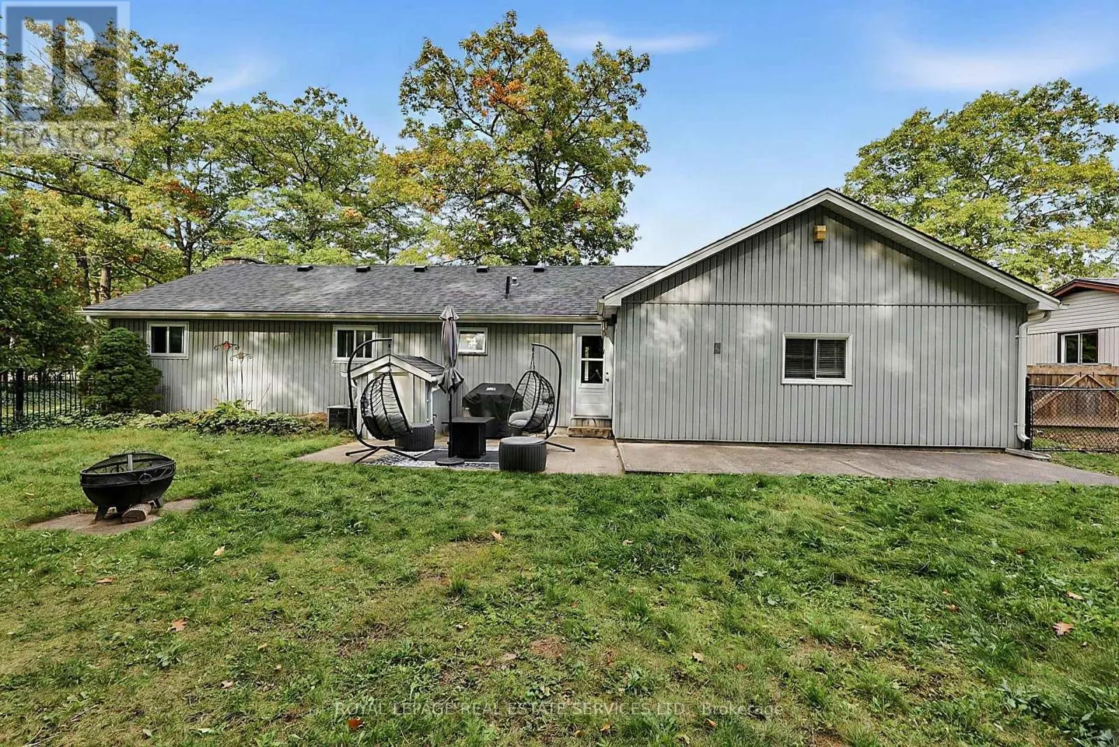 1687 RIVER ROAD W