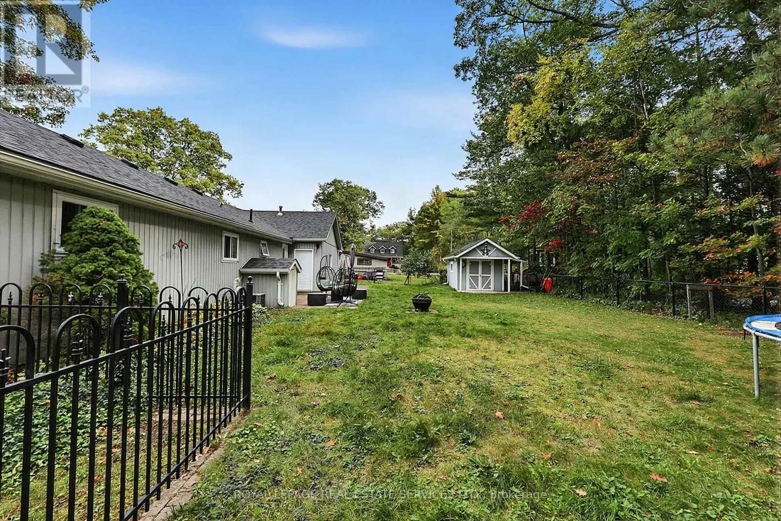 1687 RIVER ROAD W