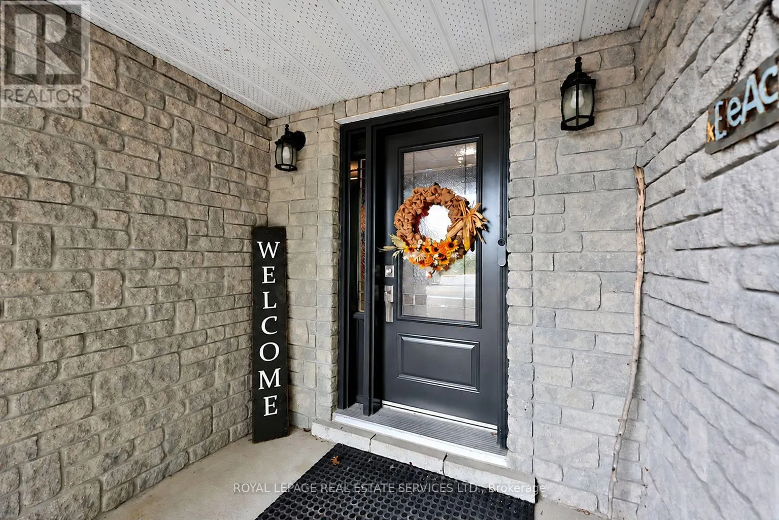 1687 RIVER ROAD W