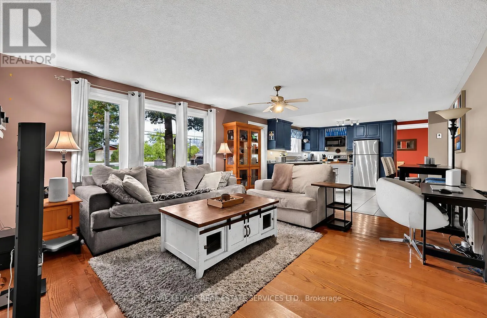 1687 RIVER ROAD W