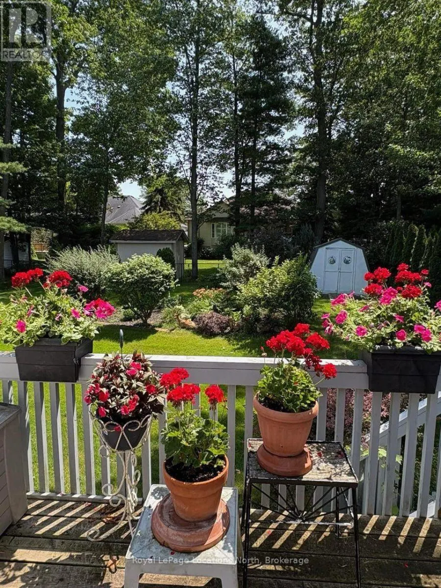 4 TRAILWOOD PLACE