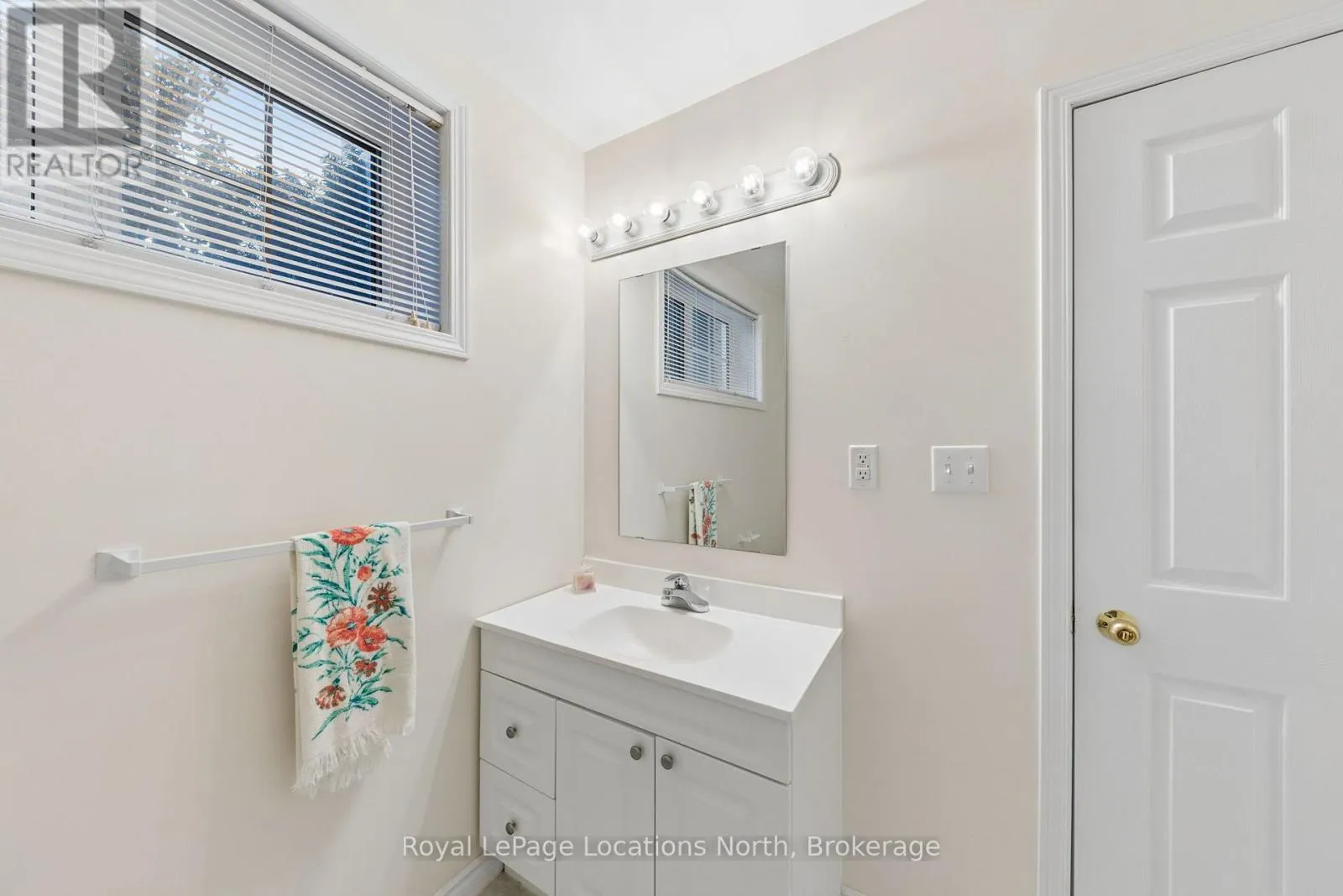 4 TRAILWOOD PLACE