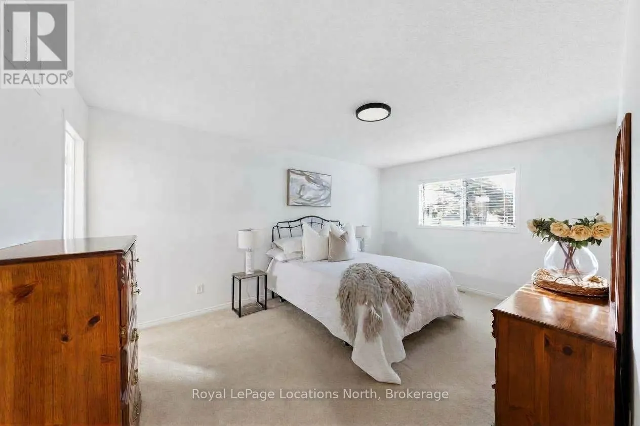 4 TRAILWOOD PLACE