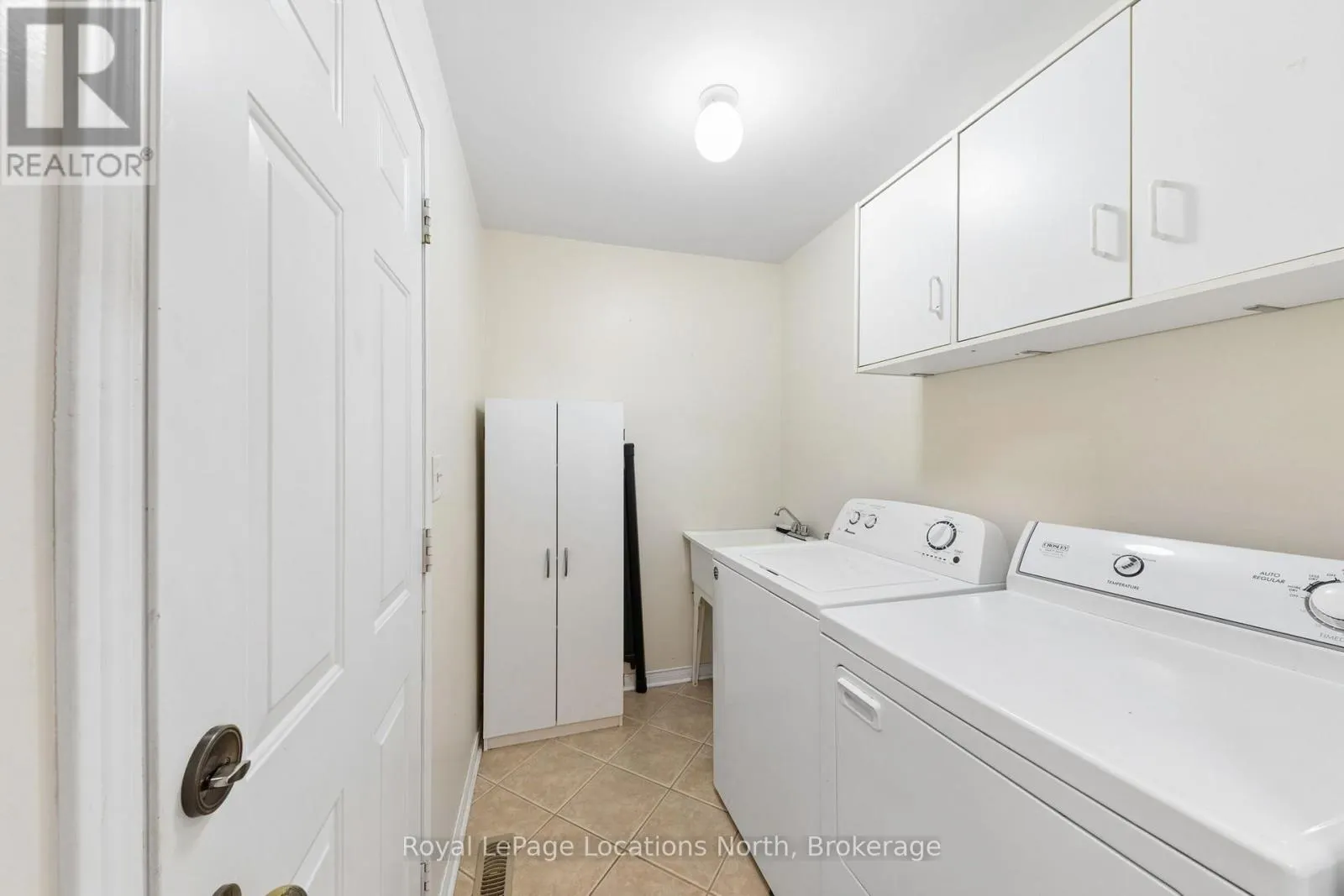 4 TRAILWOOD PLACE