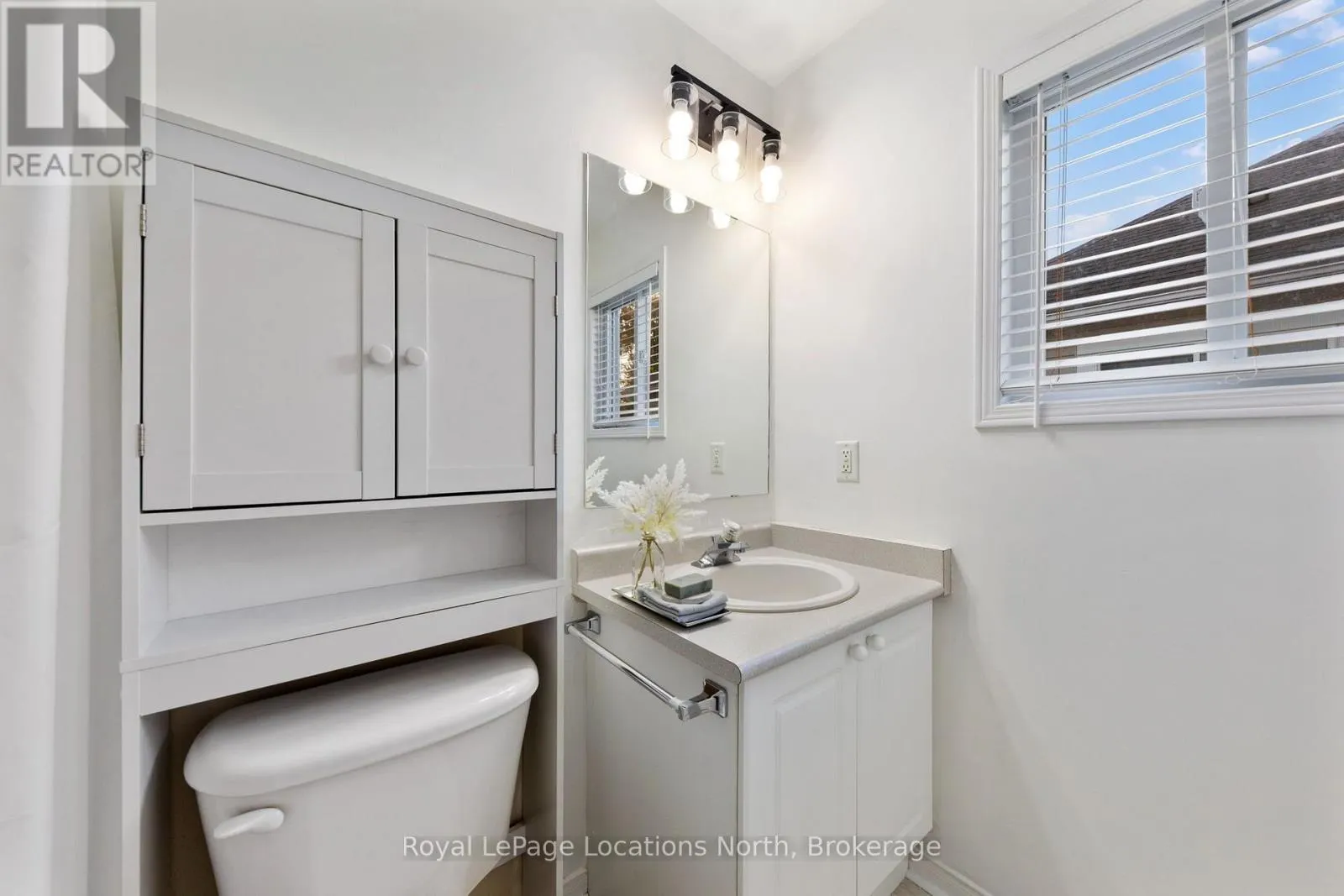 4 TRAILWOOD PLACE