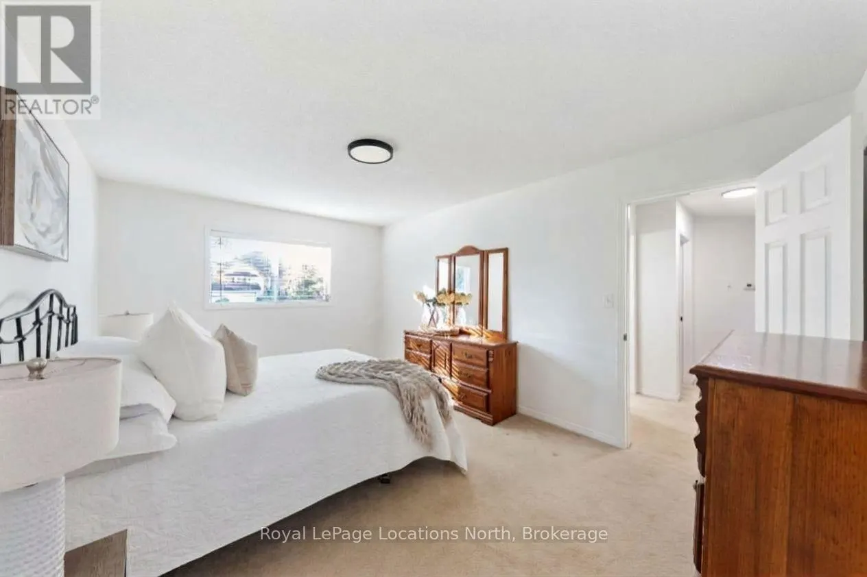 4 TRAILWOOD PLACE