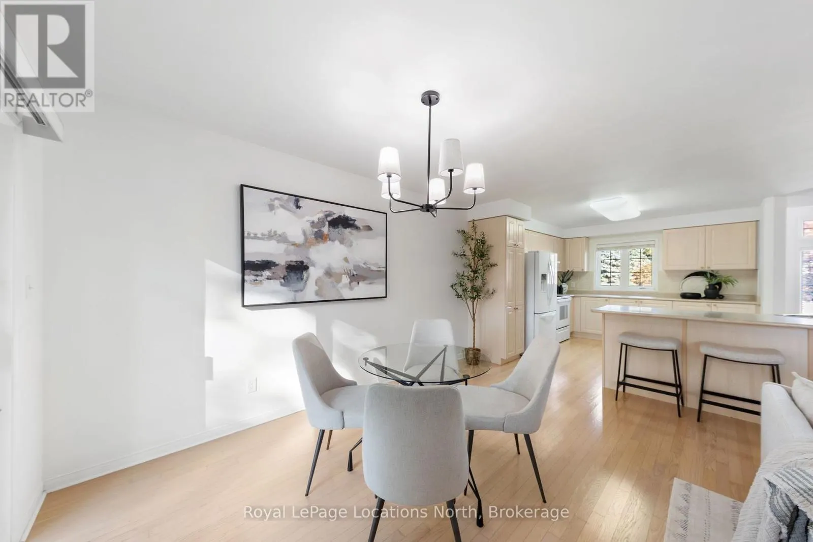 4 TRAILWOOD PLACE
