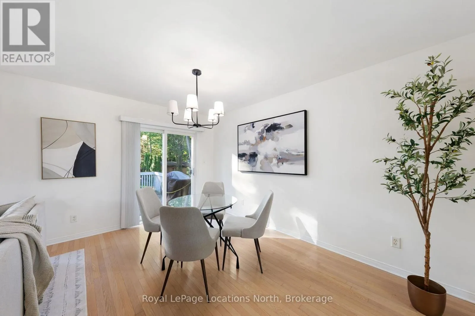 4 TRAILWOOD PLACE