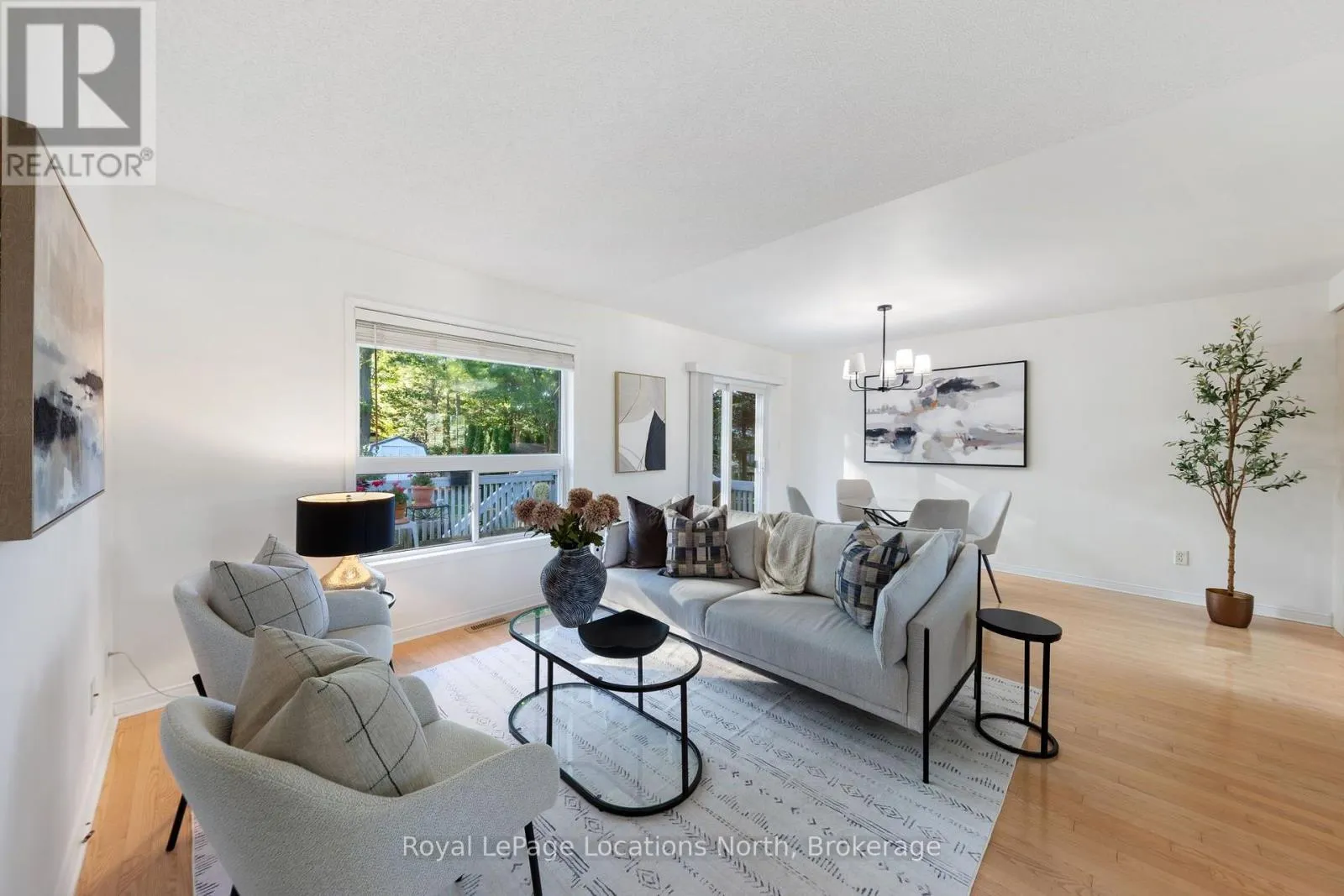 4 TRAILWOOD PLACE