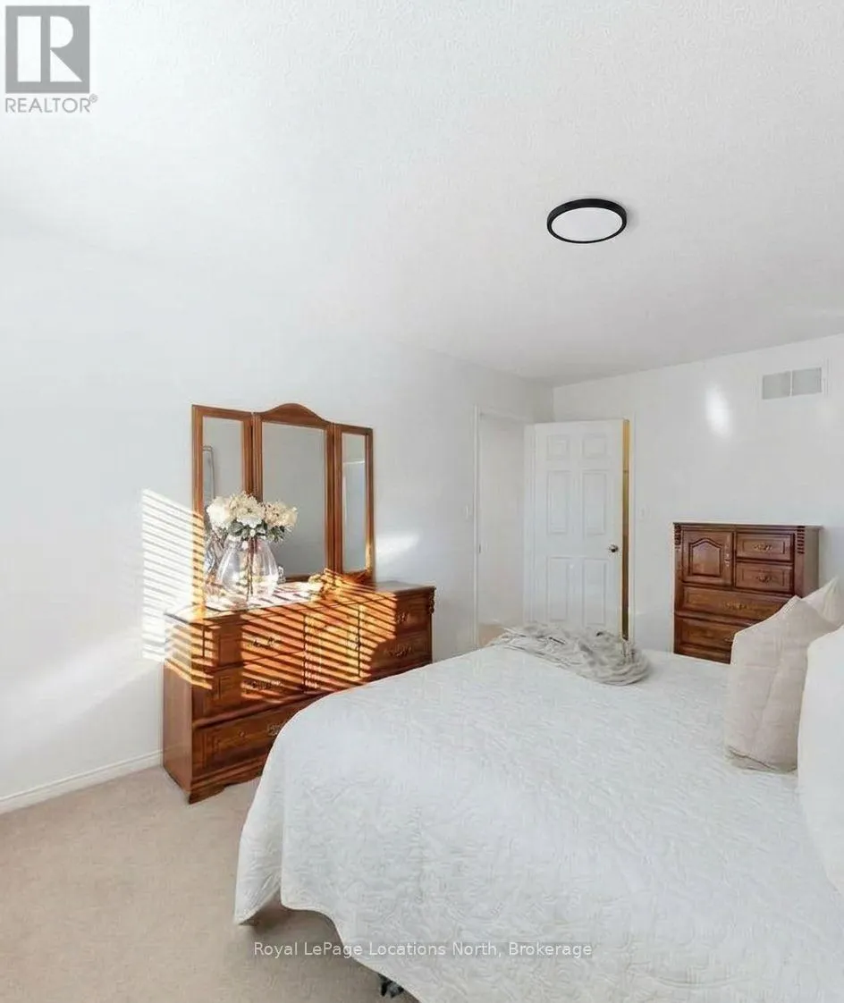 4 TRAILWOOD PLACE