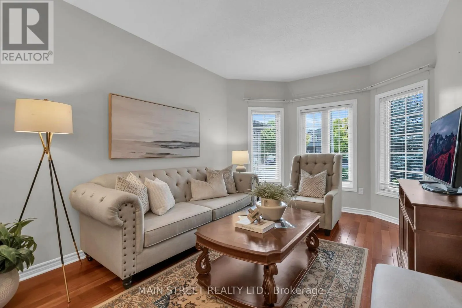 27 MAX AVENUE