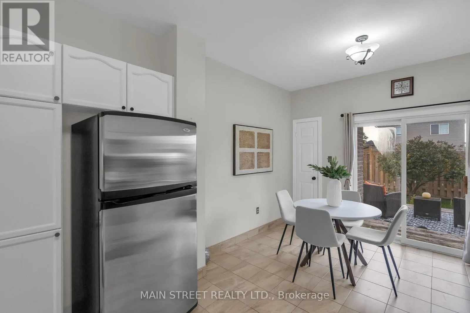 27 MAX AVENUE