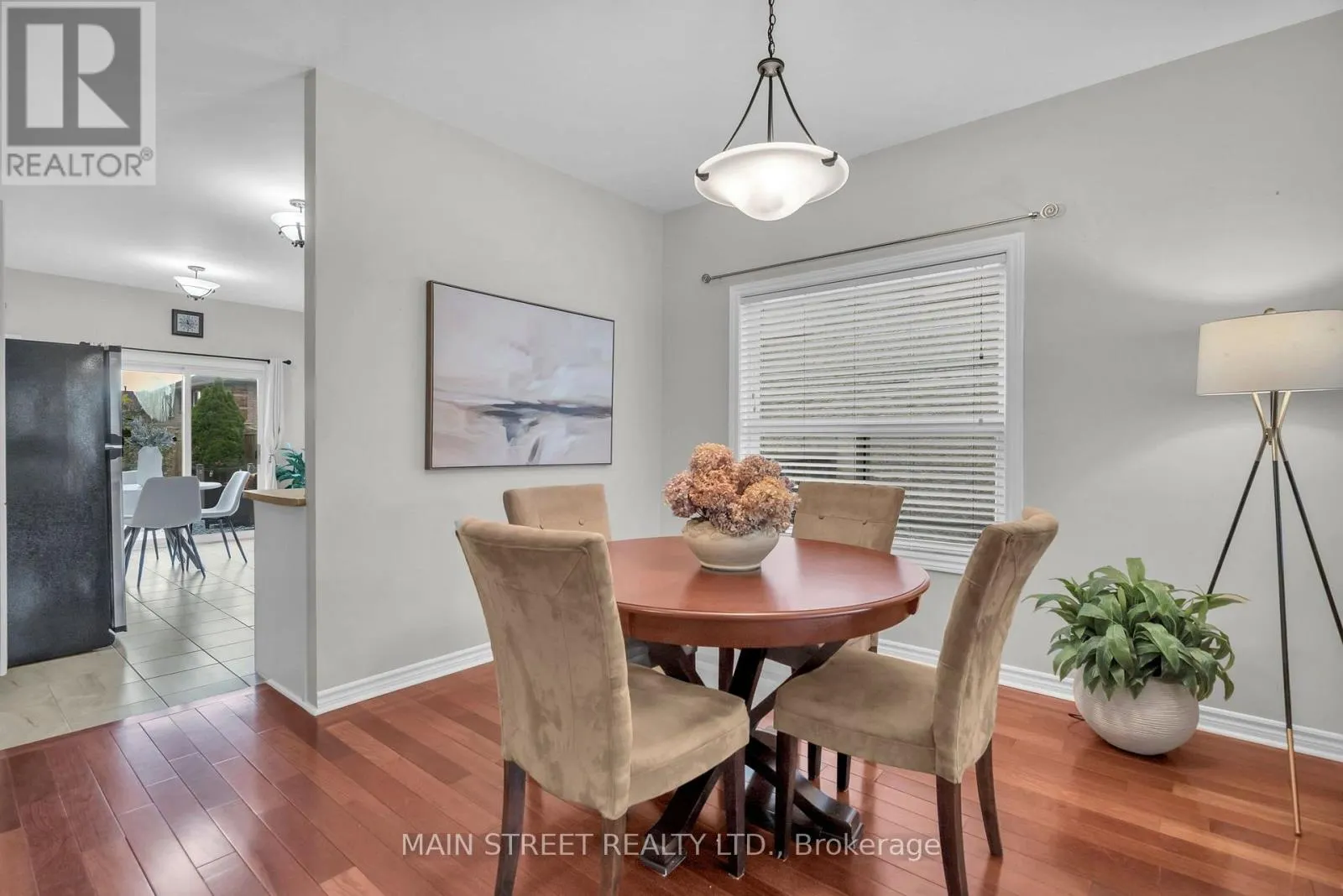 27 MAX AVENUE