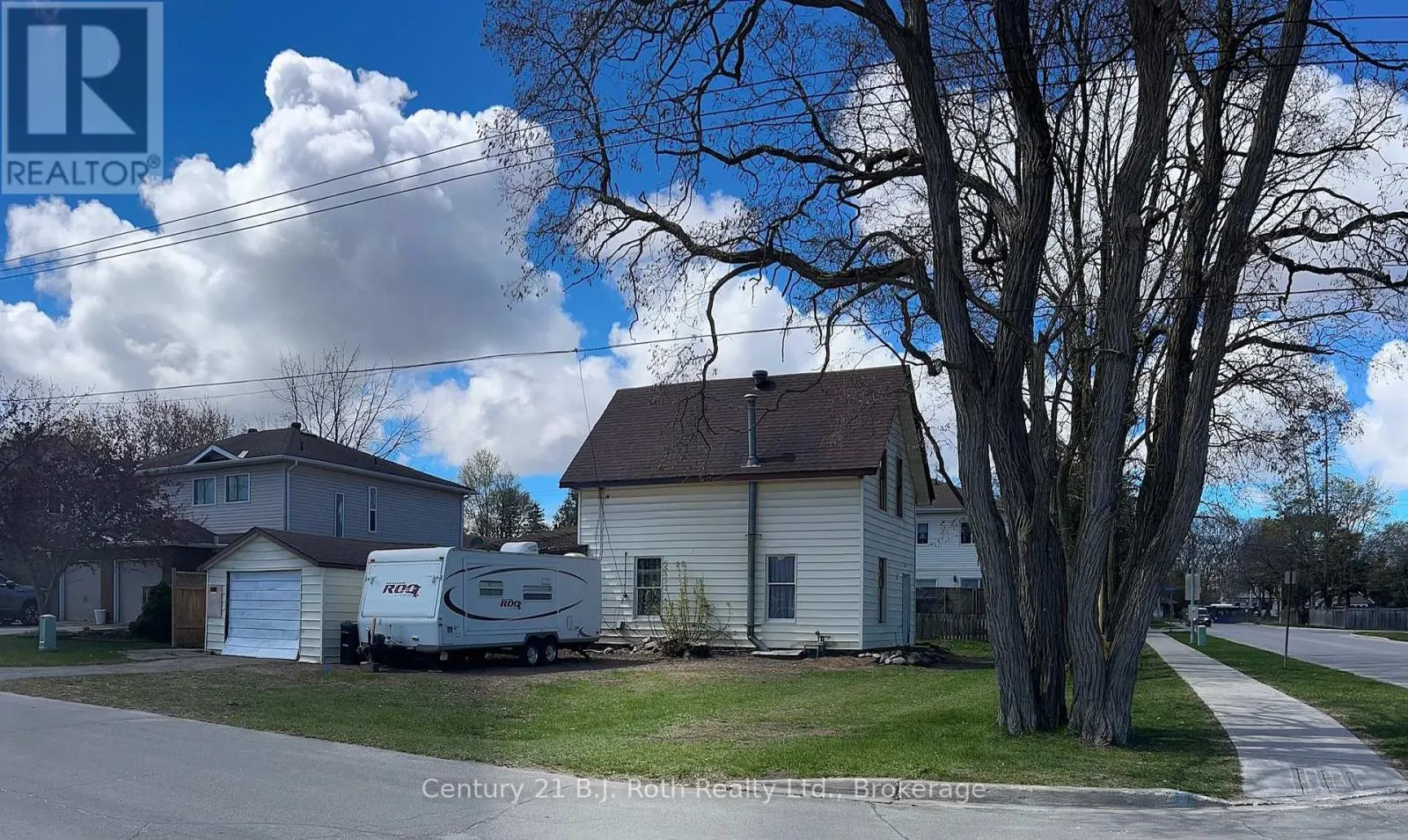 469 ROBERT STREET