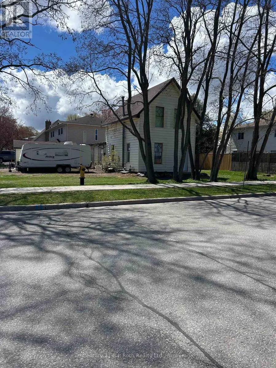 469 ROBERT STREET
