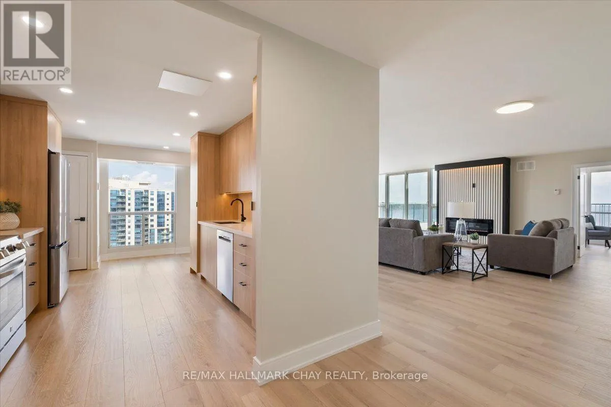 1402 - 65 ELLEN STREET