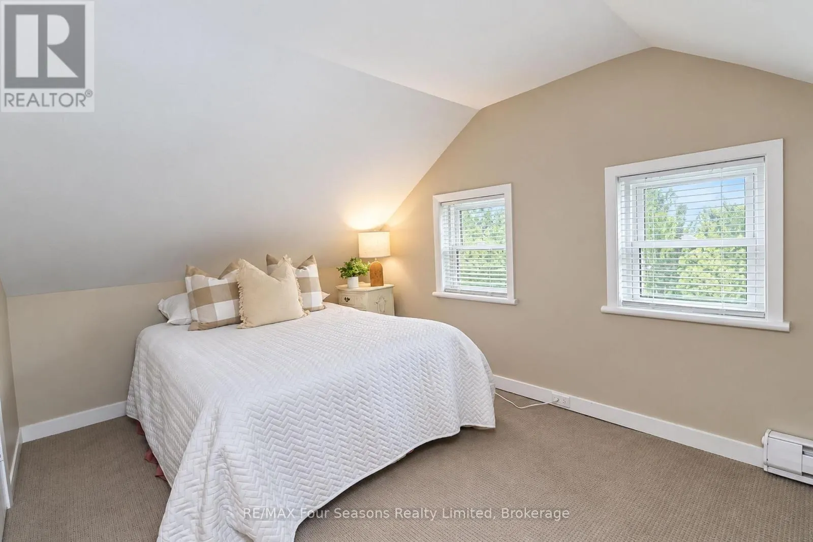 12 LAVENDER HILL ROAD