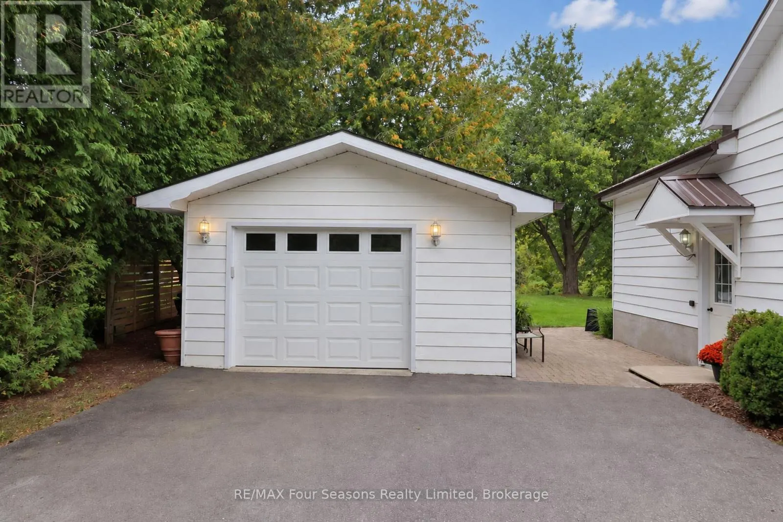 12 LAVENDER HILL ROAD