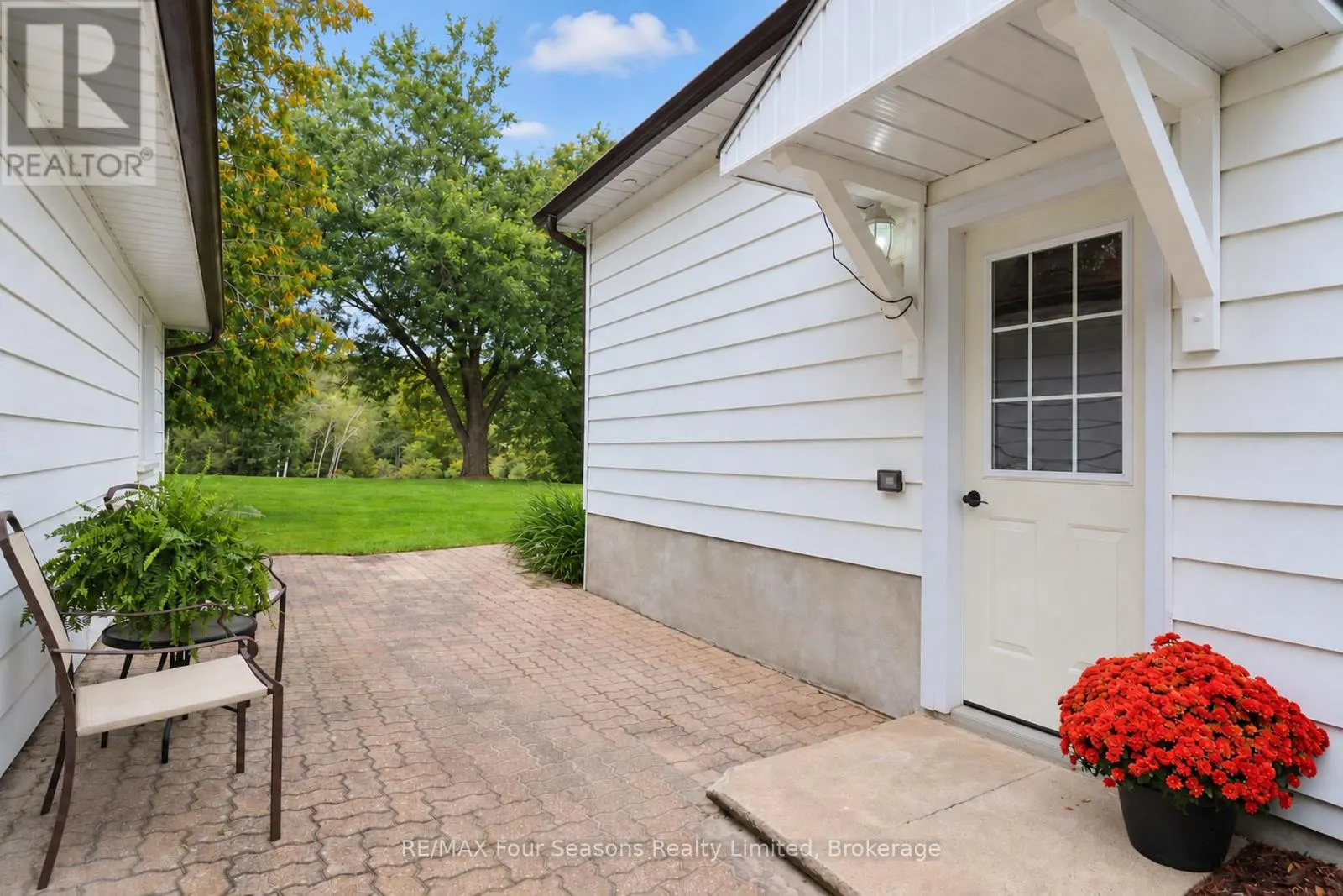 12 LAVENDER HILL ROAD
