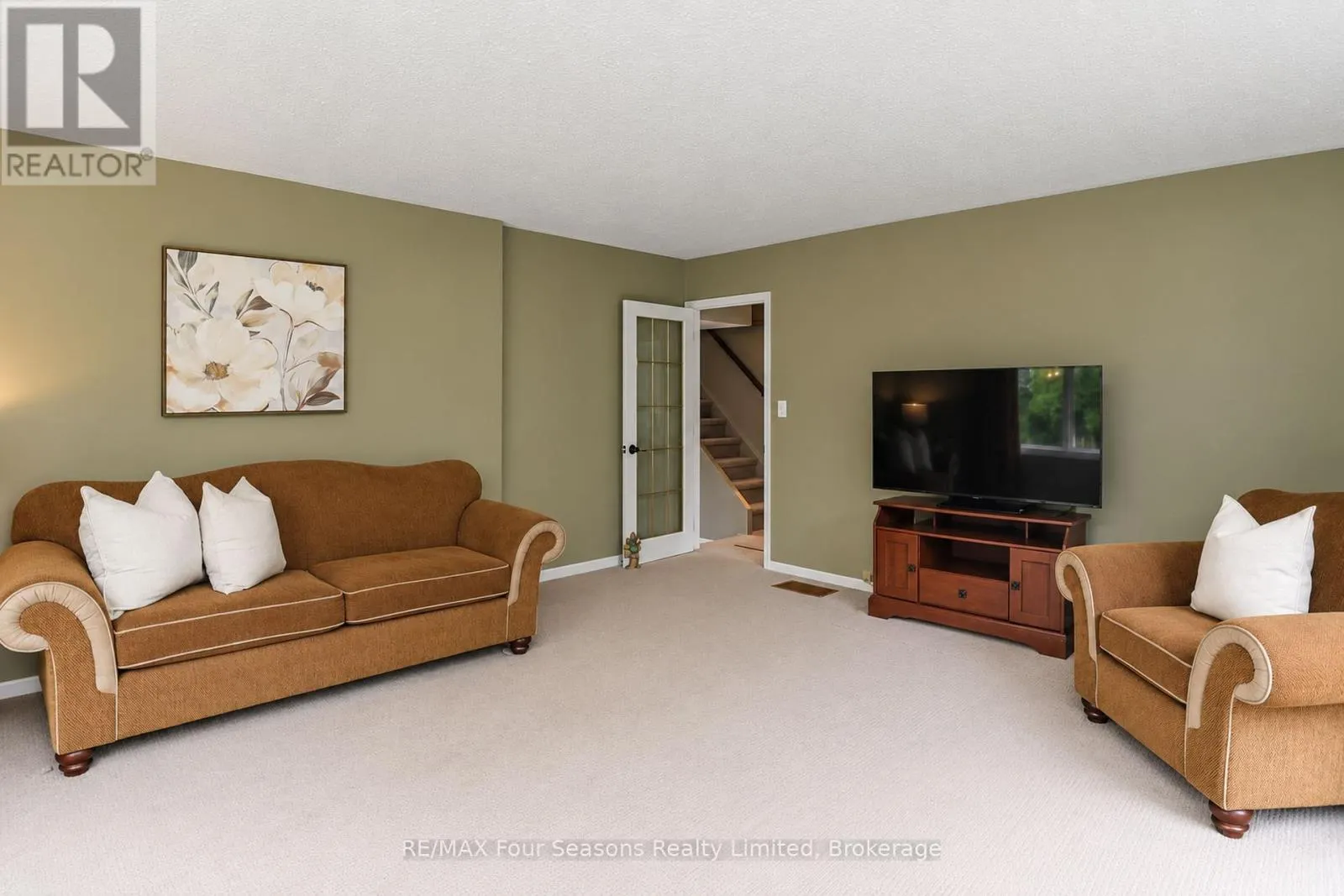 12 LAVENDER HILL ROAD