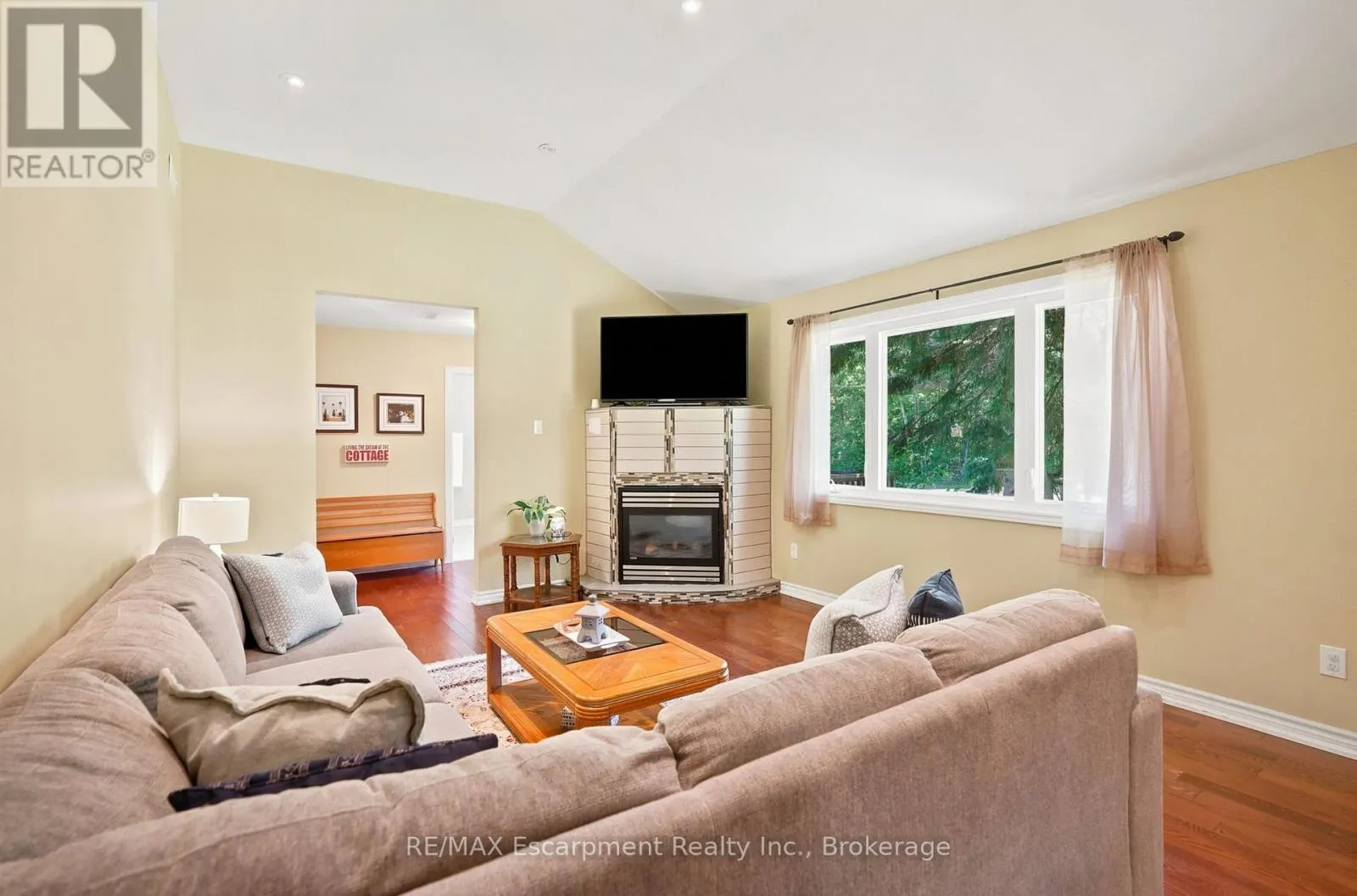 16 HIAWATHA ROAD