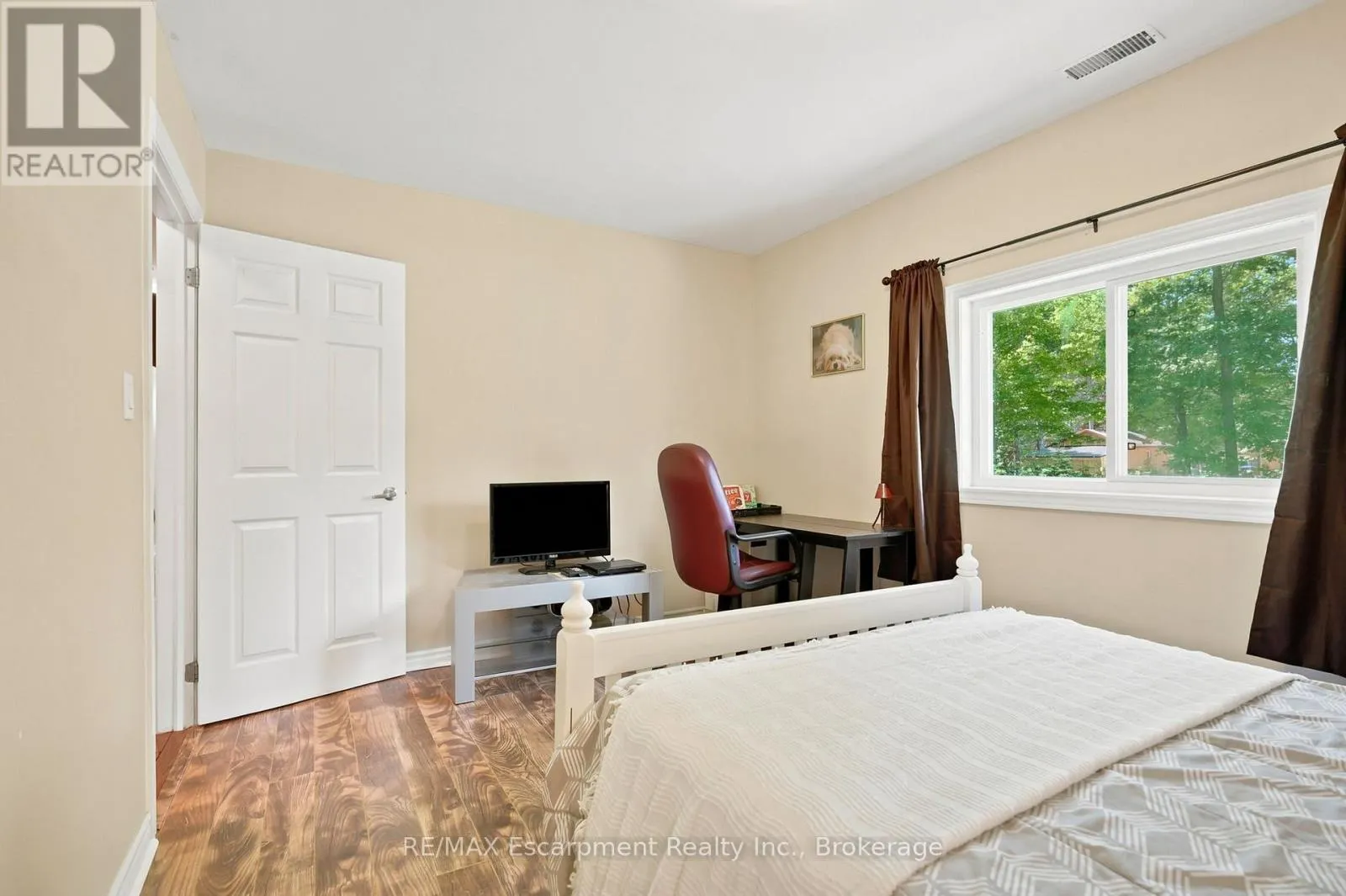 16 HIAWATHA ROAD