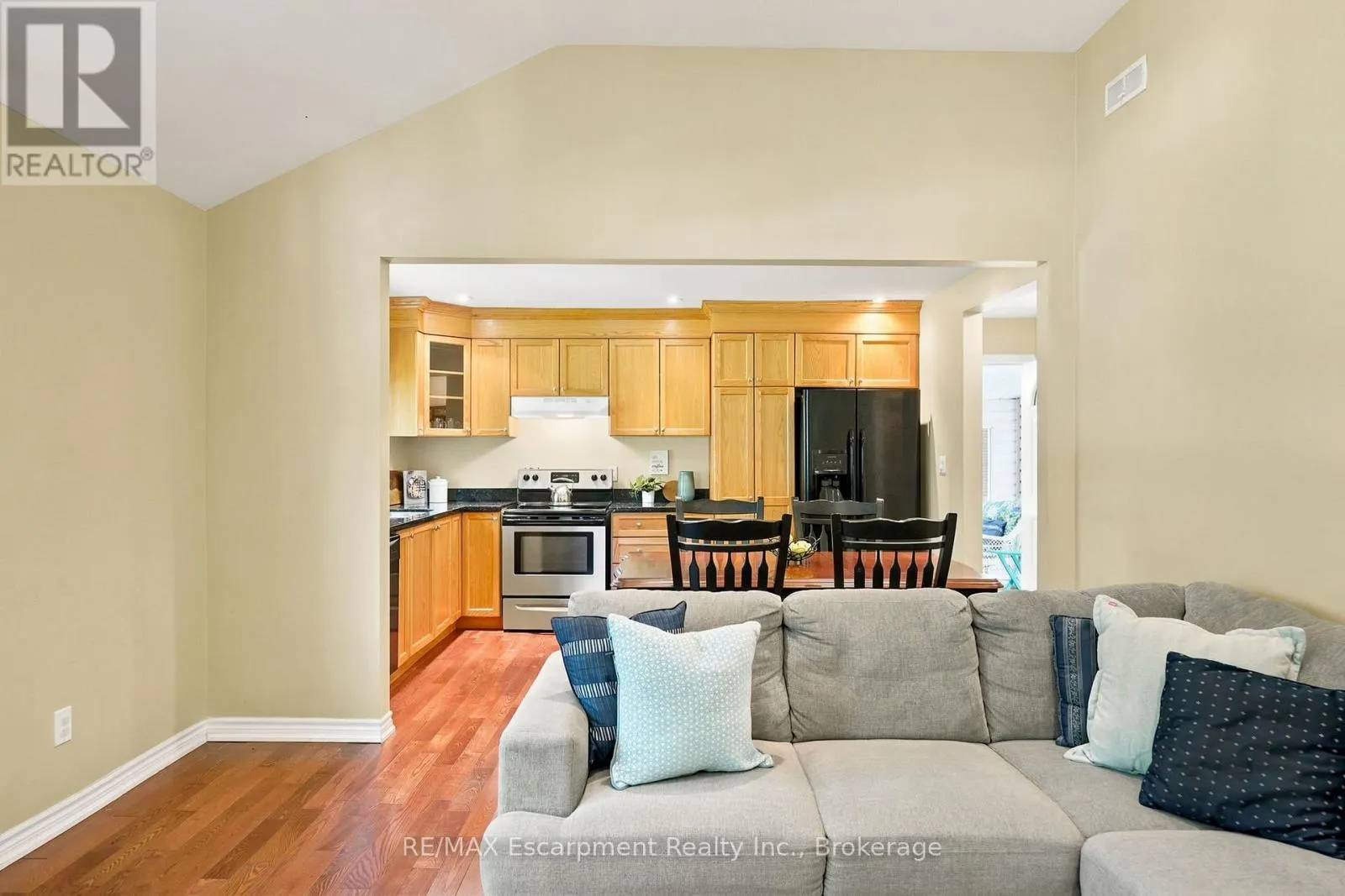 16 HIAWATHA ROAD