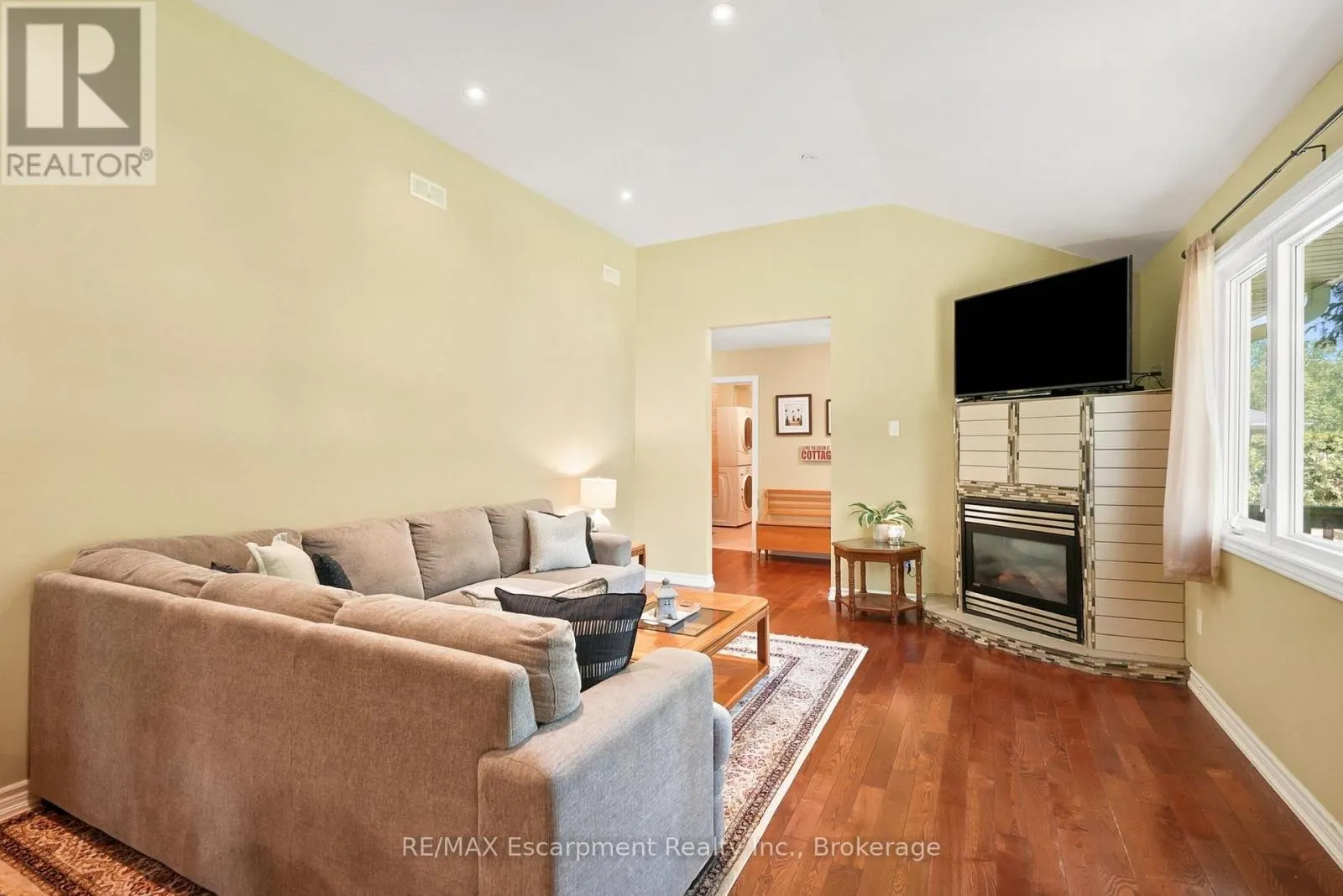 16 HIAWATHA ROAD