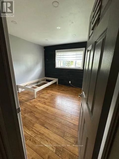 UPPER - 189 LITTLE AVENUE