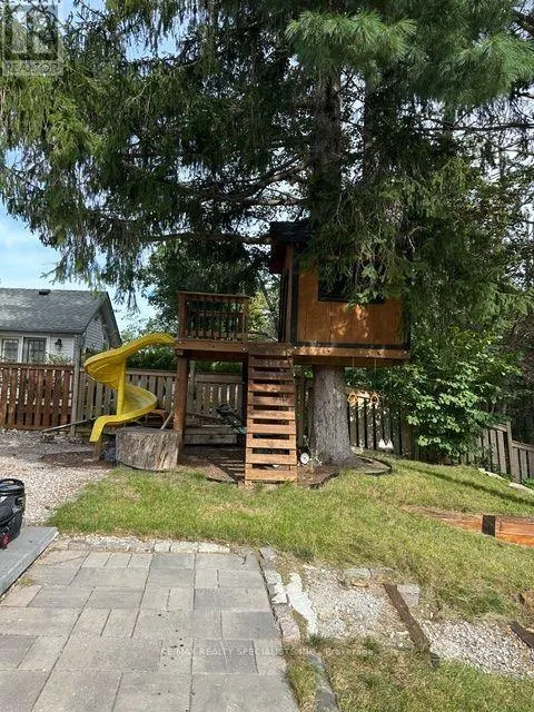 UPPER - 189 LITTLE AVENUE