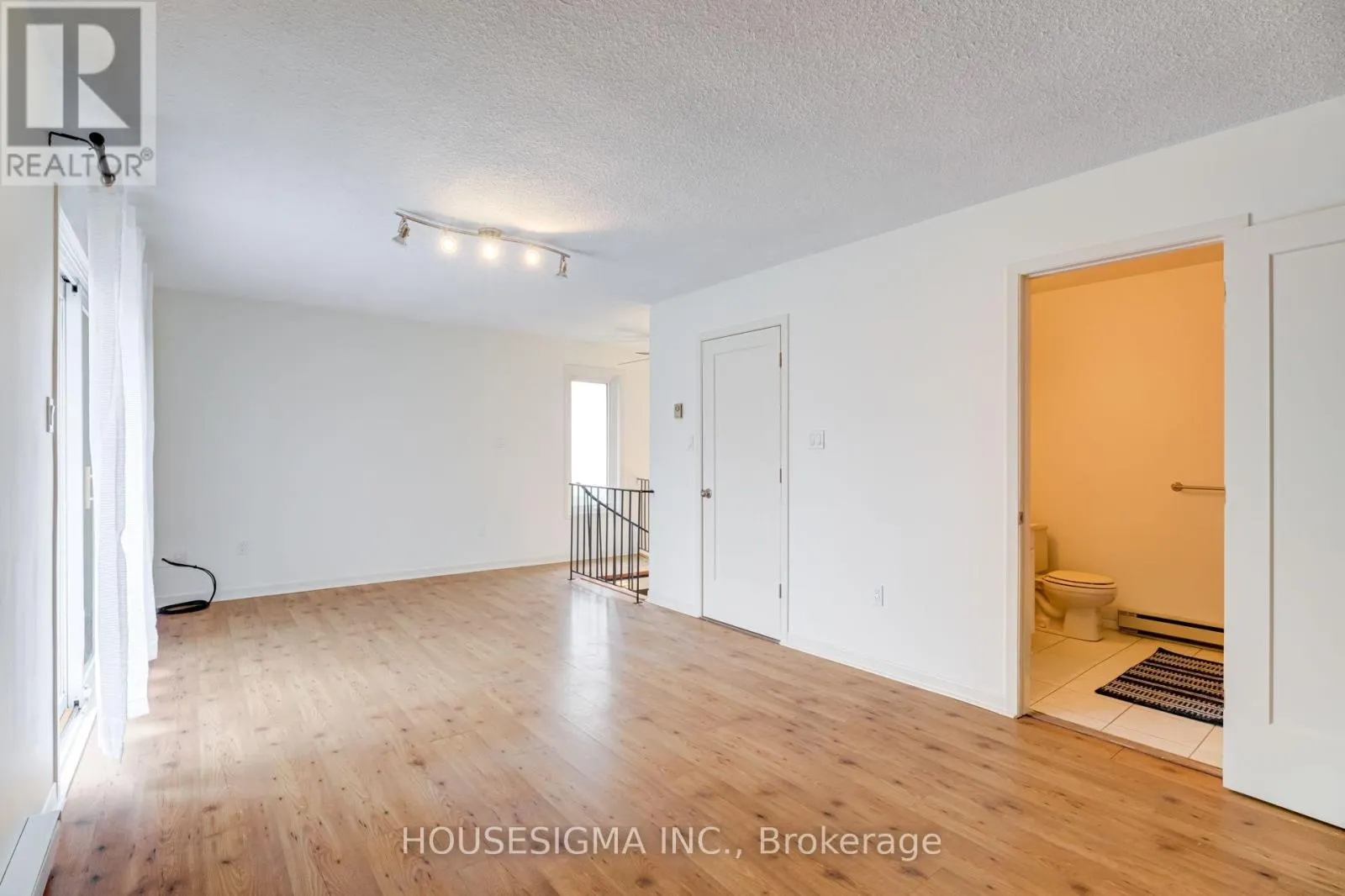 LOFT - 22 DRURY LANE