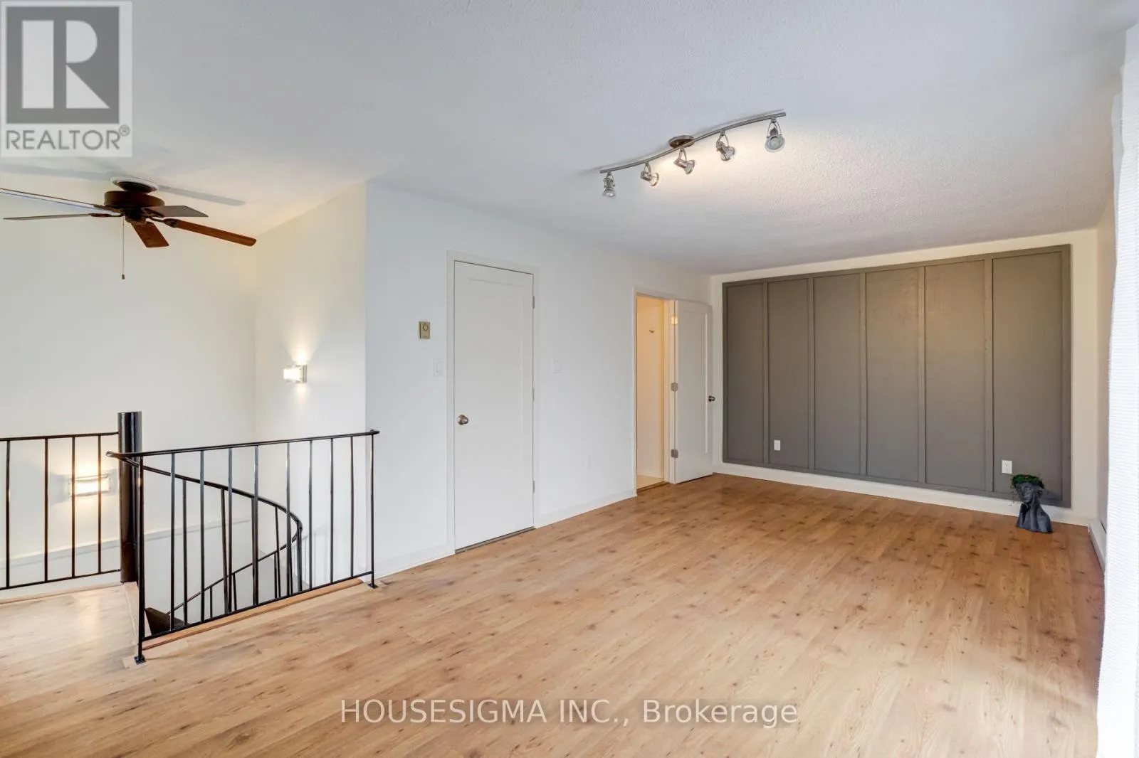 LOFT - 22 DRURY LANE
