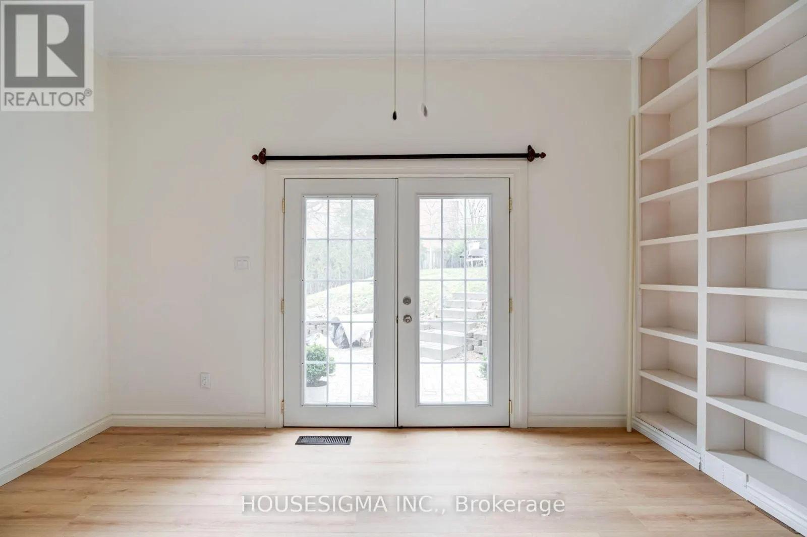 LOFT - 22 DRURY LANE
