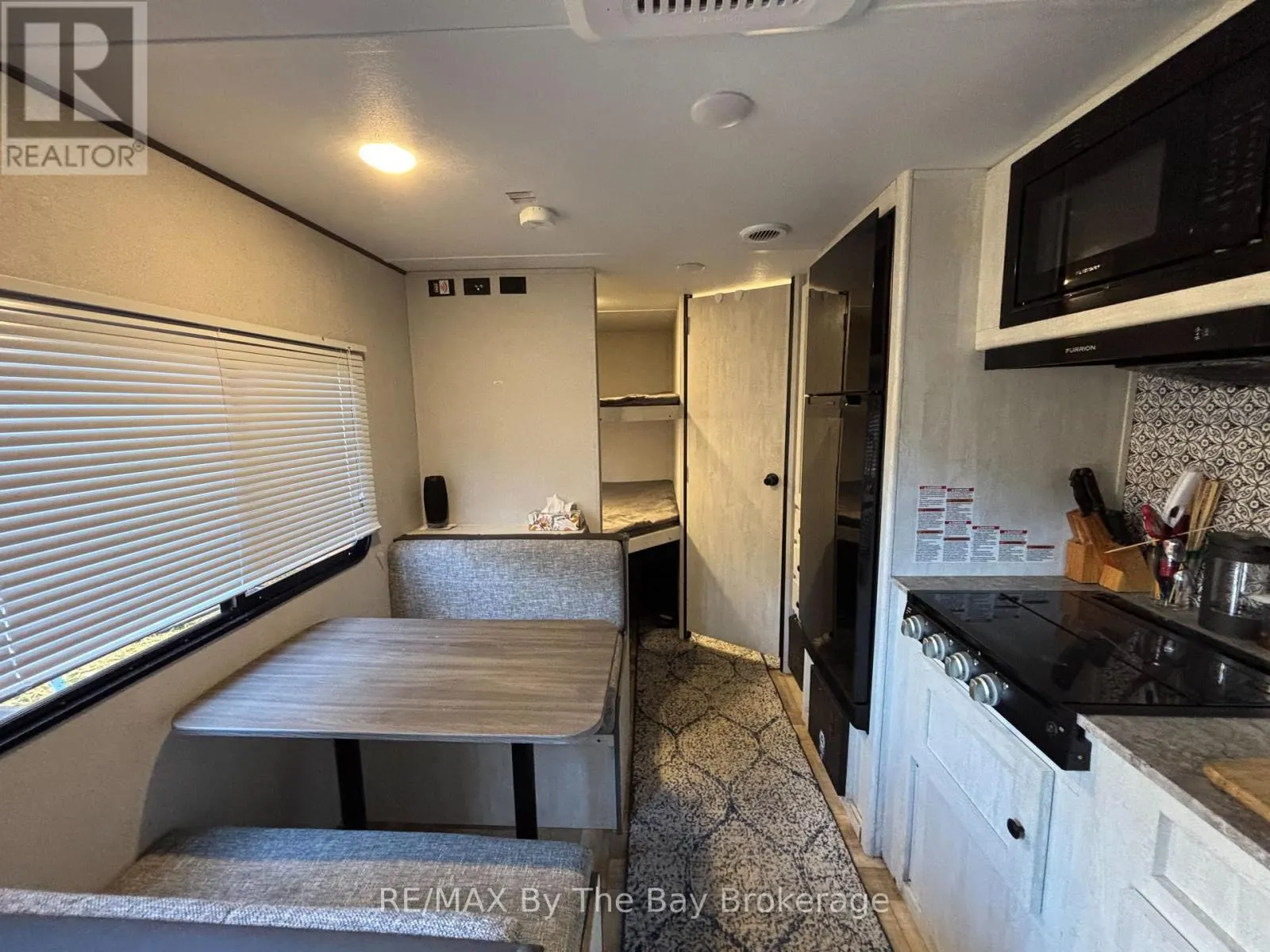 242 - 85 THEME PARK DRIVE #242