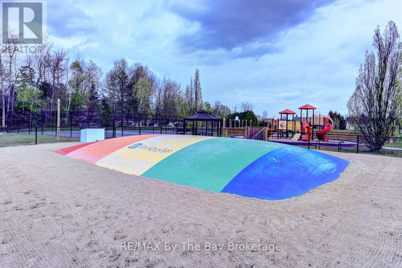 242 - 85 THEME PARK DRIVE #242