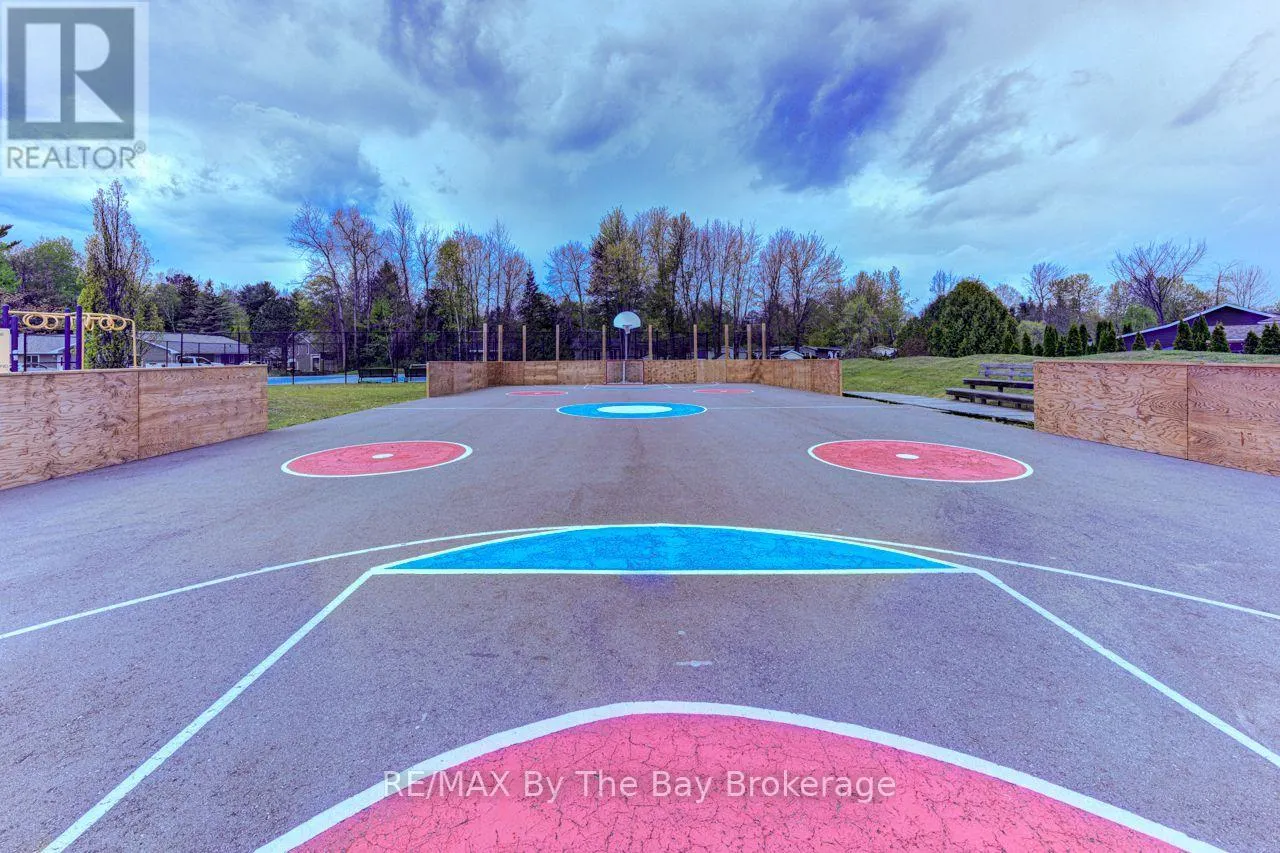 242 - 85 THEME PARK DRIVE #242