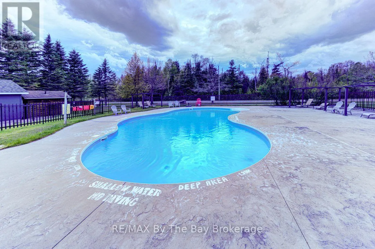 242 - 85 THEME PARK DRIVE #242