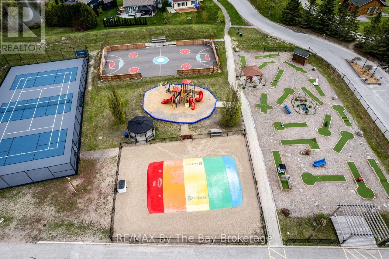 242 - 85 THEME PARK DRIVE #242
